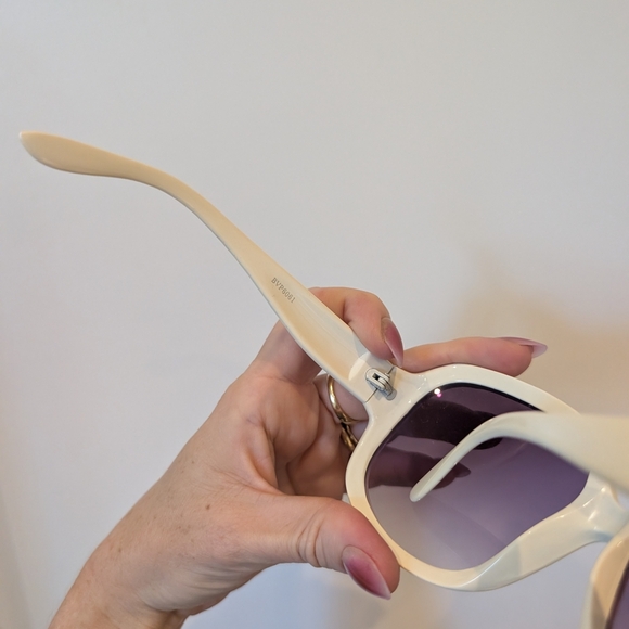 Chic White and Purple Sunglasses - Picture 5 of 8